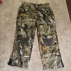 Under Armour Cold Gear Realtree AP Camo Thinsulate Pants. Great cond. Men’s XL